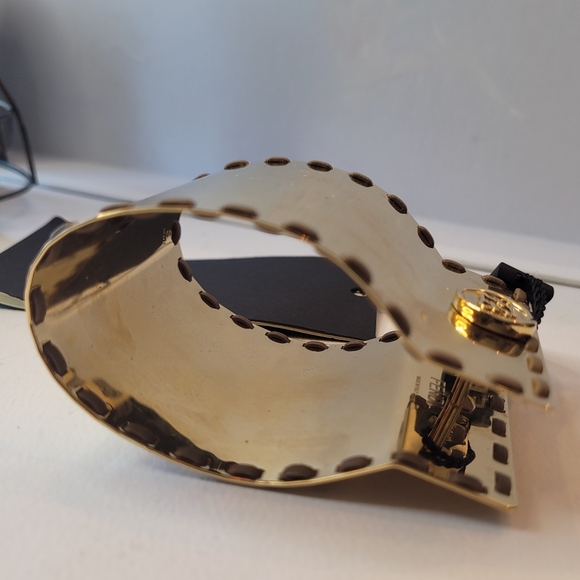 Fendi Small Gold Plated Bracelet - Picture 2 of 3